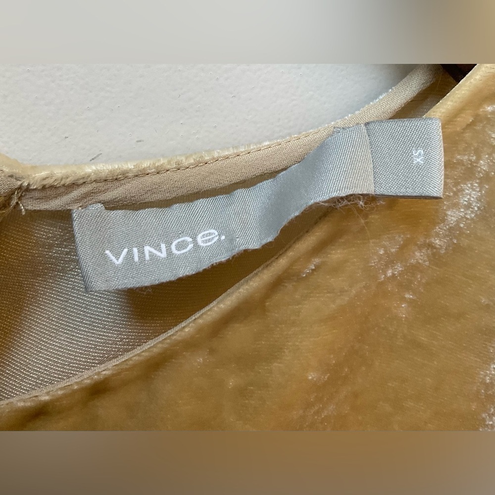 Vince Champagne/Gold Velvet Top - Picture 4 of 6